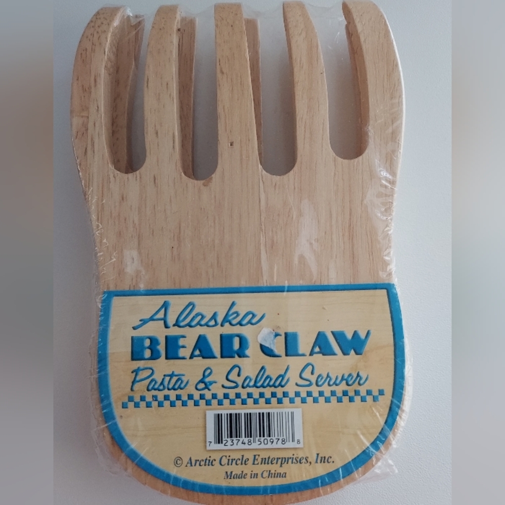 Alaska Bear Claw Salad Pasta Server Light Blonde Wood Arctic Circle Farm Country